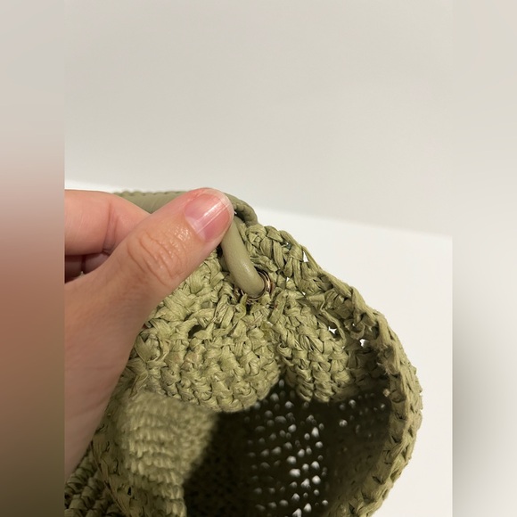 Madewell The Camren Straw Bag with Leather Trim in Sagebrush with gold charms - Picture 14 of 16